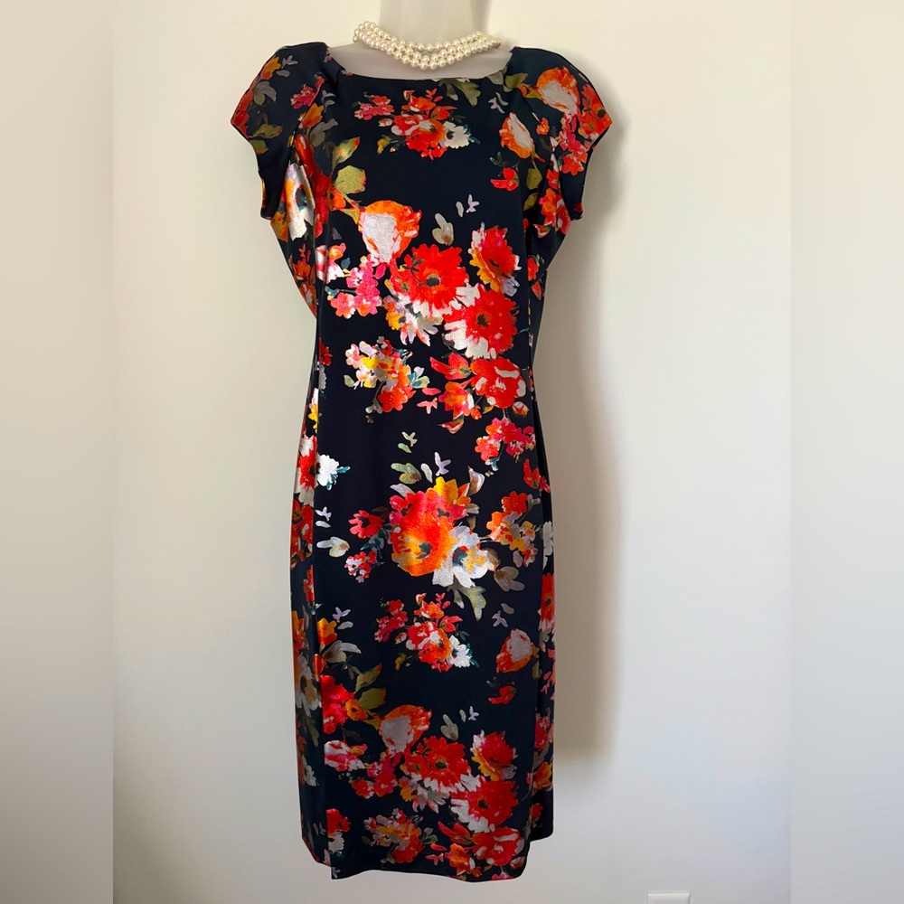 Beige by Eci beautiful dress size 8 👗